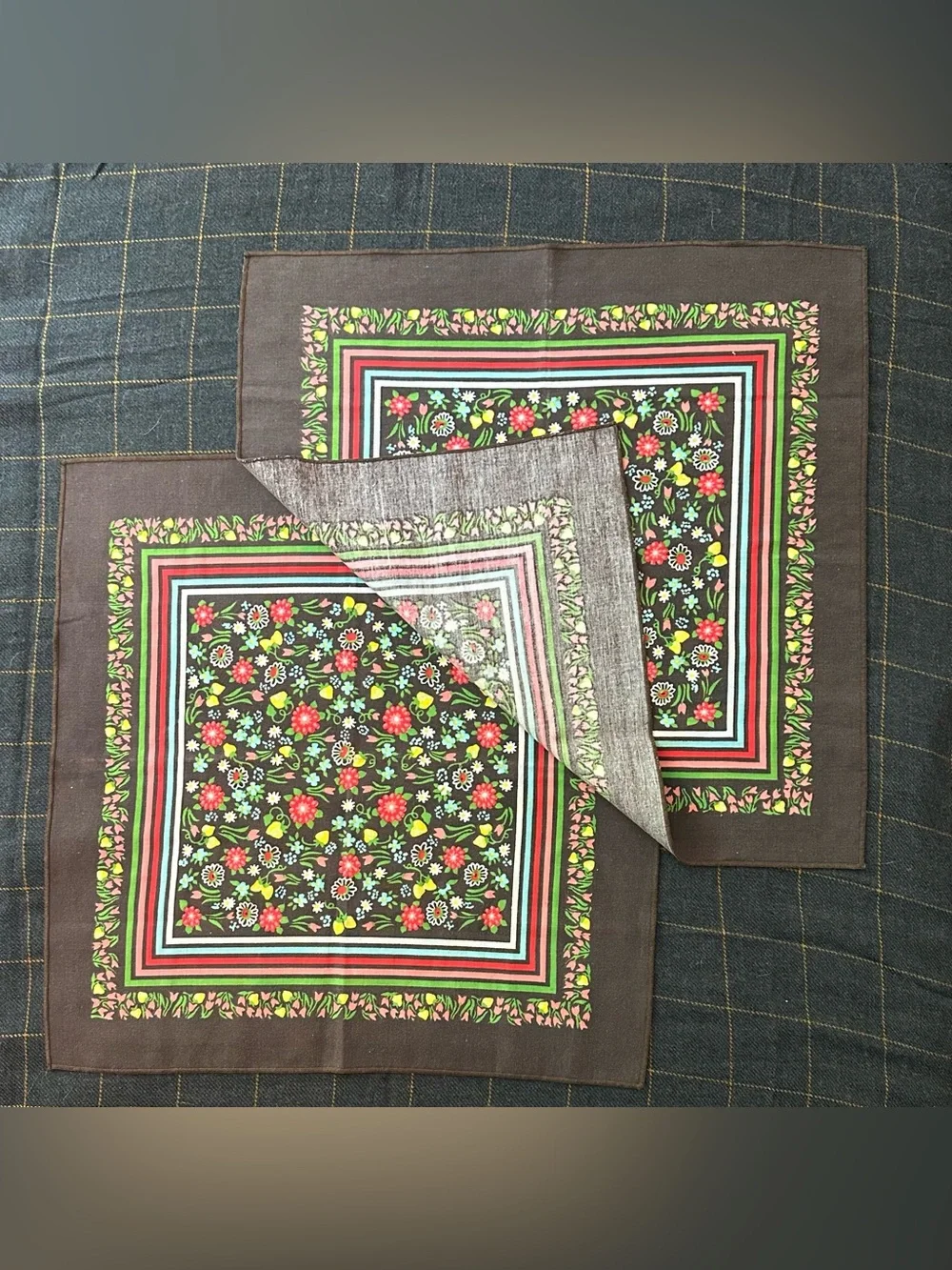 Vintage cloth napkins • set of 2